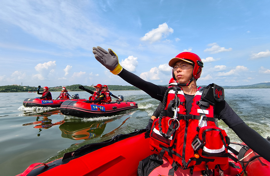 實(shí)戰(zhàn)演練現(xiàn)場(chǎng)。遼寧省消防救援總隊(duì)供圖